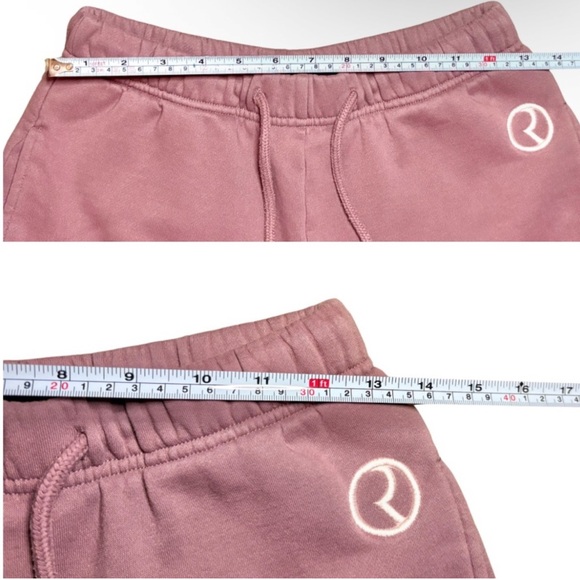 Rare Beauty - "Comfy" Outfit - Picture 15 of 16